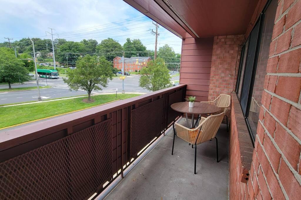 Apartment, One Bedroom Arlington Exterior photo
